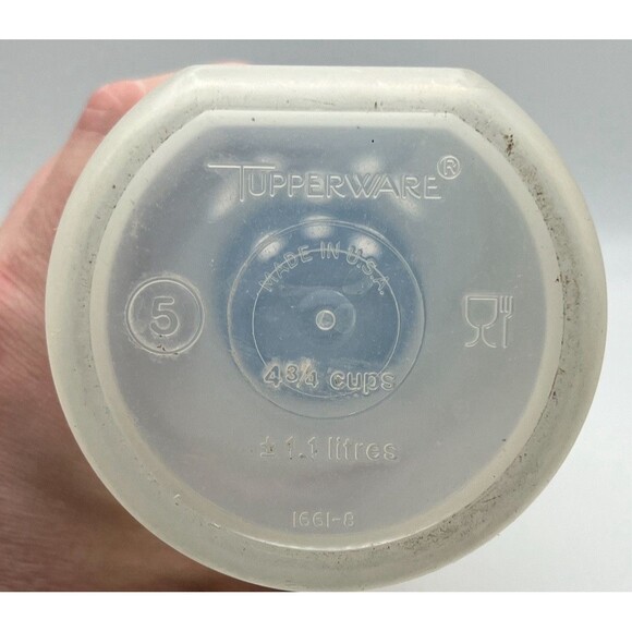 Vintage Tupperware 1661-8 Spaghetti Container w/ Shake & Pour Lid 1912-1 USA - Picture 5 of 5